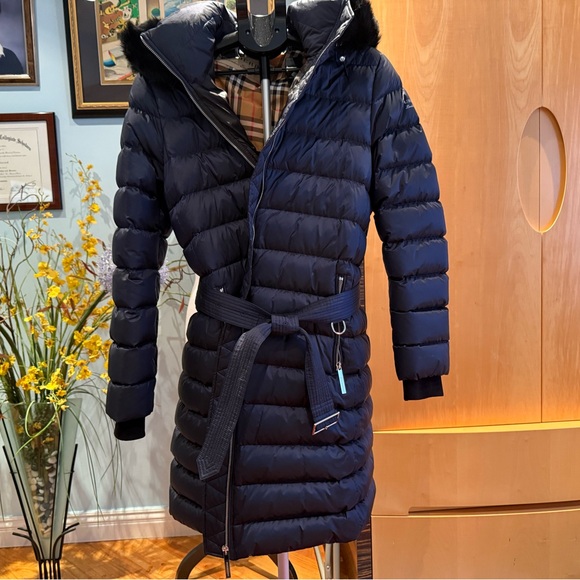 Burberry Black Puffer Jacket with Classic Check Lining